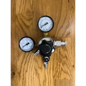 EN562 Oxygen Regulator Twin Gauge 0-3000 PSI